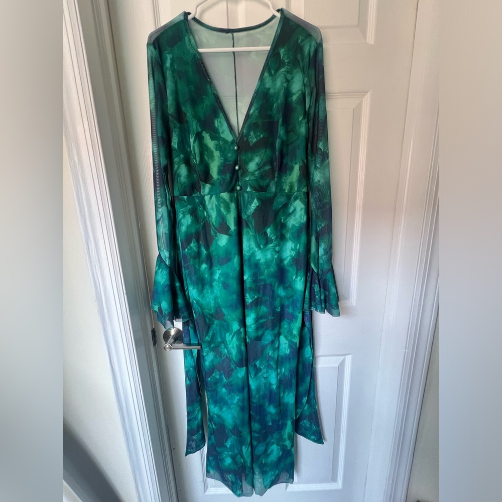 SHEIN body on dress with bell sleeves and slit
